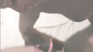 Allegra e Insa si rilassano