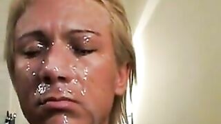 La puttana dal clitoride enorme