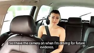 Bella teen spagnola scopata in taxi