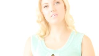 Nonno scopa selvaggiamente piccola girl