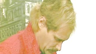 Anteprima del video: Pompino da Kim Bernard