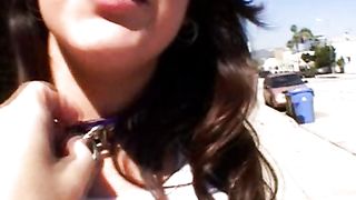 Anteprima del video: Due troiette latine in minigonna