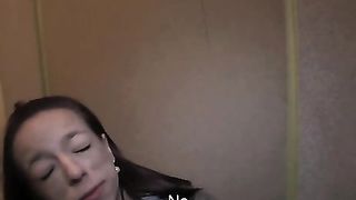 Donna veramente magra inculata