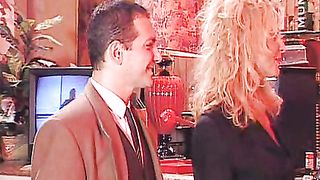 Due mature italiane bionde