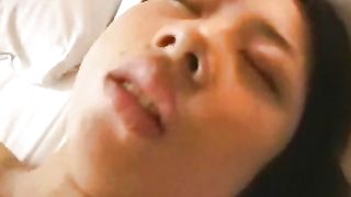 Teen giapponese masturbata e scopata