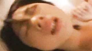 Teen giapponese masturbata e scopata