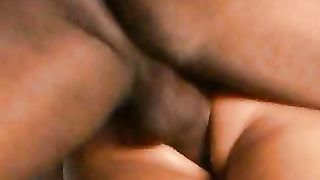 Calda teen nera tettona