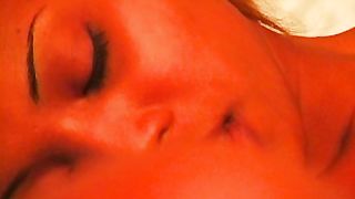 Coppia nera scopa dolcemente