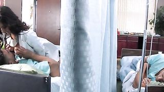 Isis Love dottoressa tettona