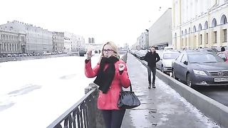 Anteprima del video: Sesso hardcore con calda turista con gli occhiali