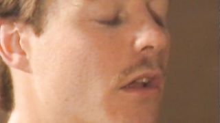 Cumshot su calda pussy