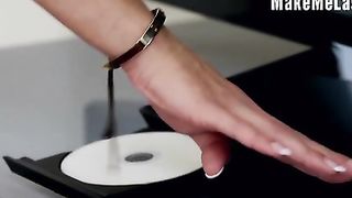 Bionde ragazze del web insegnano il sesso lesbo