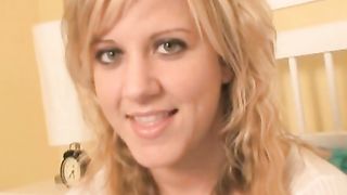 Anteprima del video: Succhia il cazzo dolce di papà