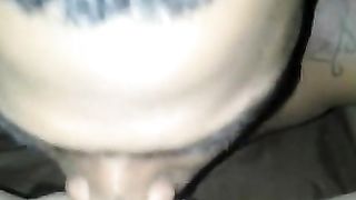 Un mio amico mi succhia la pussy