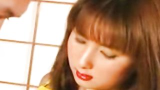 Scoperto da sua sorella mentre si fa una sega