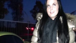 Giovane Ceca esibizionista in POV