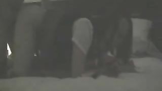 Matura latina travestita succhia e scopa