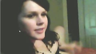 Anteprima del video: Giovane ladyboy seducente si fa una sega