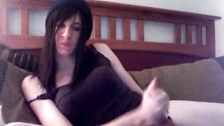 Bella brunetta con il pisello si masturba per me