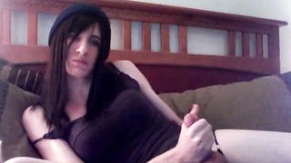 Bella brunetta con il pisello si masturba per me