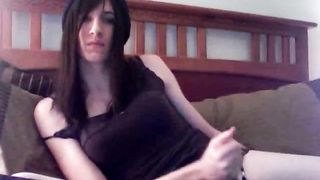 Bella brunetta con il pisello si masturba per me