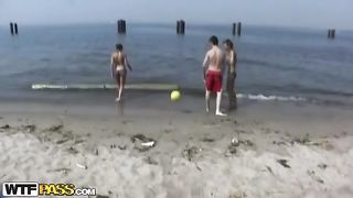 Russa trombata in spiaggia