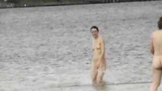 Video spy cam da una spiaggia per nudisti