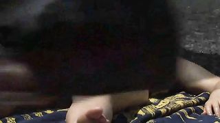 Tettona americana fa la tintarella nuda