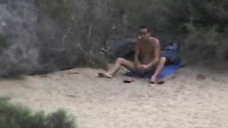 Voyeur su spiaggia nudista alle Canarie