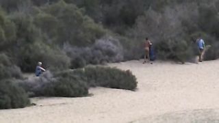 Voyeur su spiaggia nudista alle Canarie