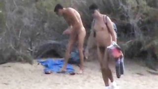 Voyeur su spiaggia nudista alle Canarie