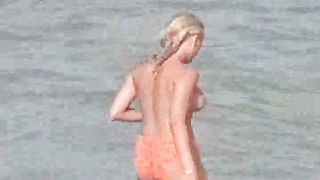 Ragazze francesi con le tette al vento