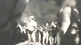 Parata di nudisti in città