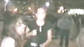 Parata di nudisti in città