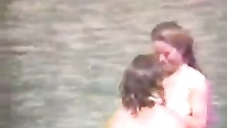 Sexy coppia di nudisti biondi