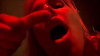 Fidanzata sporcacciona fa sega e pompino