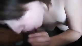 Succhiata di cazzo con pioggia dorata sul viso