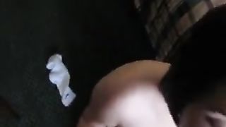 Succhiata di cazzo con pioggia dorata sul viso