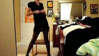 Anteprima del video: Strip di bionda slanciata in cam