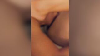 IL BULL soddisfa mia moglie con la lingua