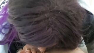 La mia ragazza pompinara si diverte con me