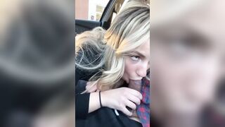 Biondina infoiata tradisce il fidanzato con l'amante