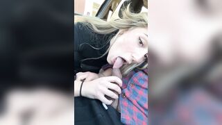 Biondina infoiata tradisce il fidanzato con l'amante