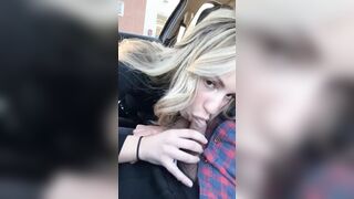 Biondina infoiata tradisce il fidanzato con l'amante