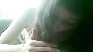 La puttanella di strada lo prende in gola !