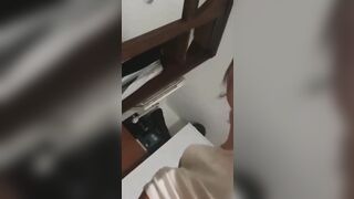 La mia compagna di scuola se lo mette in fica