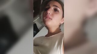 La mia compagna di scuola se lo mette in fica