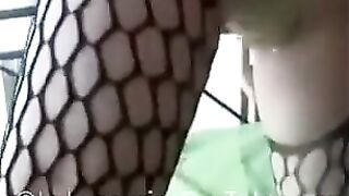 Fottile il culo e falla squirtare sta vacca