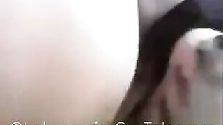 Fottile il culo e falla squirtare sta vacca