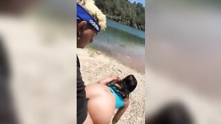 Scopata a pecorina sul fiume